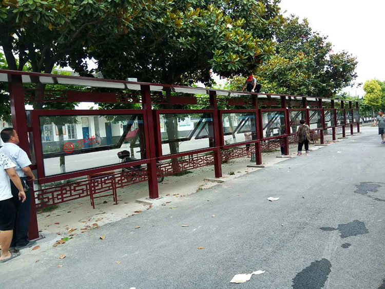 阜陽市潁州區(qū)共青中學宣傳欄現(xiàn)場案例